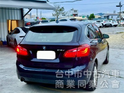 BMW 218D 五人座 柴油引擎 配備: ikey 摸門 定速 電動椅 倒車影像  後座出風口  