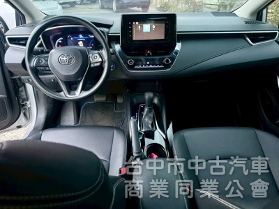 ALTIS 油電  配備 ikey 摸門  ACC跟車 摸門 盲點 車道偏移 恆溫 防滑 