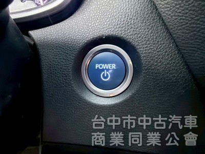 ALTIS 油電  配備 ikey 摸門  ACC跟車 摸門 盲點 車道偏移 恆溫 防滑 