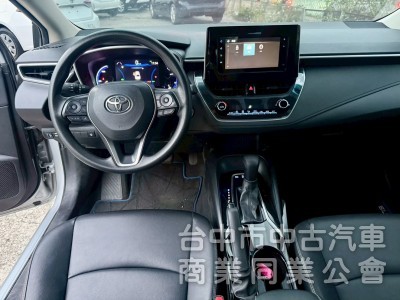 ALTIS 油電  配備 ikey 摸門  ACC跟車 摸門 盲點 車道偏移 恆溫 防滑 