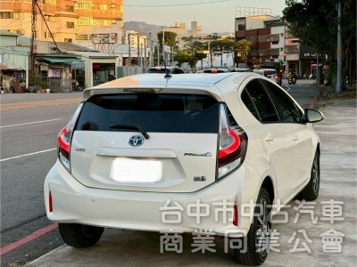 Prius c 1.5油電