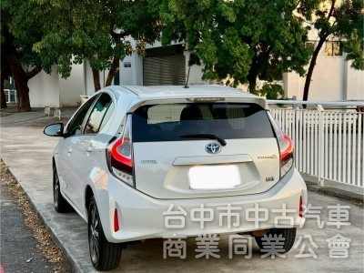 Prius c 1.5油電