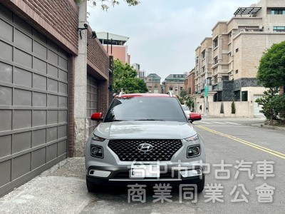 2021．Hyundai．Venue．水泥灰色．第三方認證