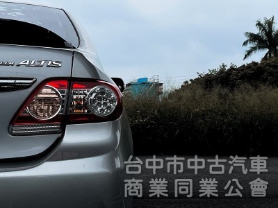 2011．Toyota．Altis．銀色