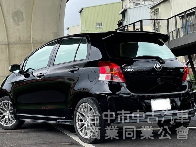 2011．Toyota．Yaris．黑色