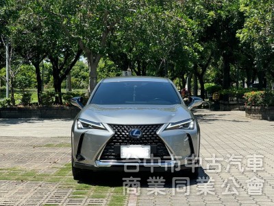 2021．Lexus．UX250h．鈦色