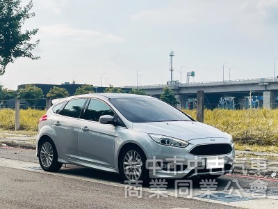 2018．Ford．Focus．銀色