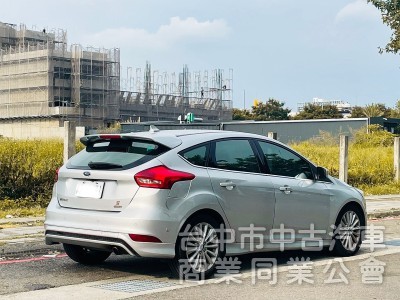 2018．Ford．Focus．銀色