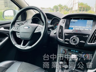 2018．Ford．Focus．銀色