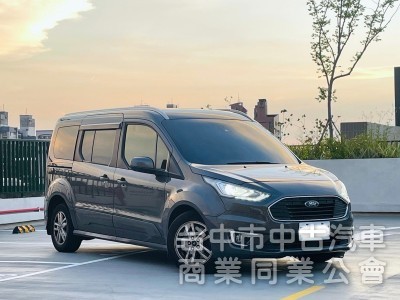 2020．Ford．Tourneo．灰色