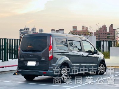 2020．Ford．Tourneo．灰色