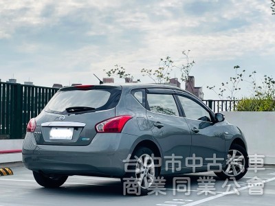 2014．Nissan．Tiida．灰色