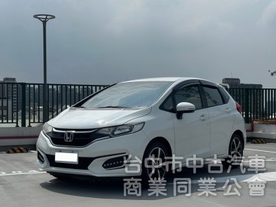 2017．Honda．FIT．白色