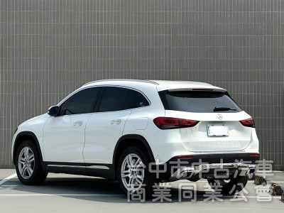 2021．Benz．GLA180．白色