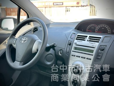 2006．Toyota．Yaris．灰色