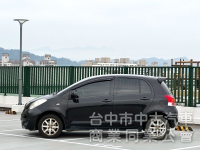 2012．Toyota．Yaris．黑色