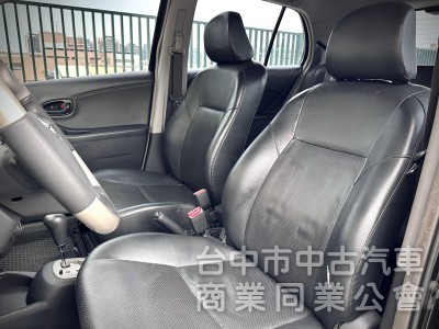 2012．Toyota．Yaris．黑色