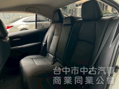 2019．Toyota．Altis．白色