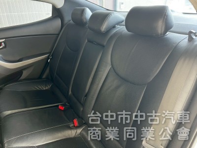 2013．Hyundai．Elantra