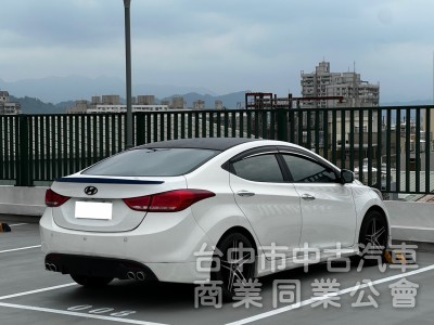 2013．Hyundai．Elantra