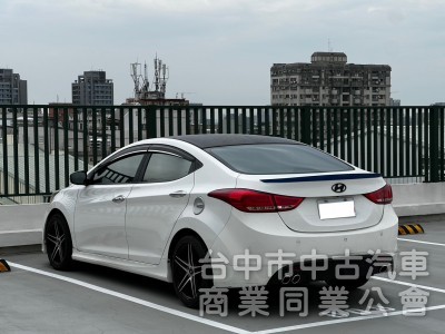 2013．Hyundai．Elantra