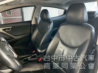 2013．Hyundai．Elantra