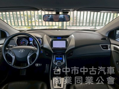 2013．Hyundai．Elantra
