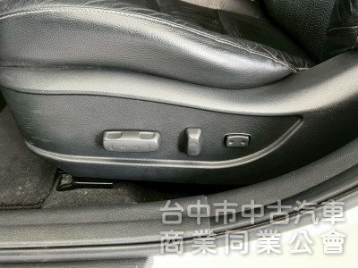 2013．Hyundai．Elantra