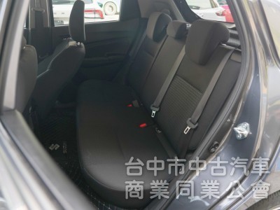 原廠鈑件 里程3萬多公里 Keyless免匙系統 立約擔保里程及車況 可全額貸