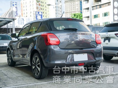 原廠鈑件 里程3萬多公里 Keyless免匙系統 立約擔保里程及車況 可全額貸