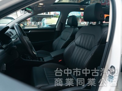 Superb Combi 全景天窗 HID氙氣頭燈 MIB多媒體資訊娛樂系統 可全額貸款