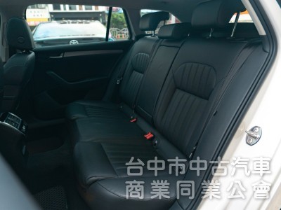 Superb Combi 全景天窗 HID氙氣頭燈 MIB多媒體資訊娛樂系統 可全額貸款