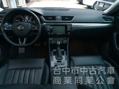 Superb Combi 全景天窗 HID氙氣頭燈 MIB多媒體資訊娛樂系統 可全額貸款