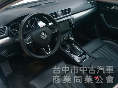 Superb Combi 全景天窗 HID氙氣頭燈 MIB多媒體資訊娛樂系統 可全額貸款