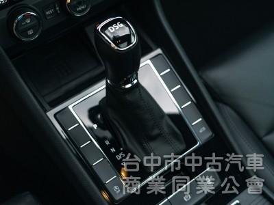 Superb Combi 全景天窗 HID氙氣頭燈 MIB多媒體資訊娛樂系統 可全額貸款