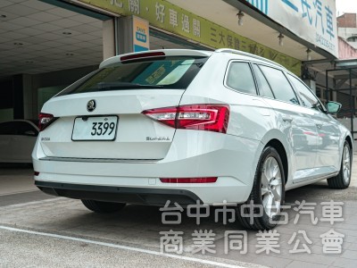 Superb Combi 全景天窗 HID氙氣頭燈 MIB多媒體資訊娛樂系統 可全額貸款
