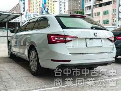 Superb Combi 全景天窗 HID氙氣頭燈 MIB多媒體資訊娛樂系統 可全額貸款