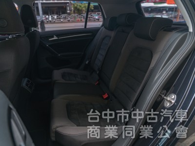 輕化鋁圈 全車原鈑件 HID氙氣頭燈 定速巡航 倒車圖像輔助 可全額貸