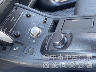 2017年式 LEXUS CT200h 菁英 Plus版 超省油電神車 低里程 雙前電動座椅 安靜 舒適 保養方便