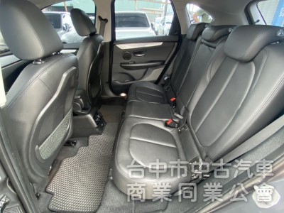 BMW  218i 總代理 1.5 原鈑件 5AS 低里程恆溫 電動椅 I-Key 時尚 舒適 動力十足 寶馬跨界小休旅