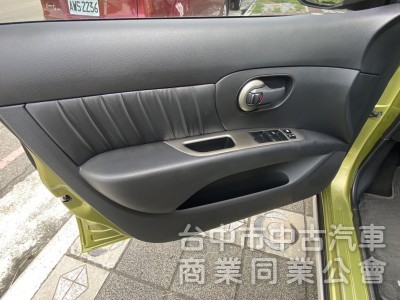 2016年 Nissan LIVINA 1.6 行家皮椅版原鈑件 衛星導航 倒車顯影 抬頭顯示器 載貨 全家出遊的好夥伴