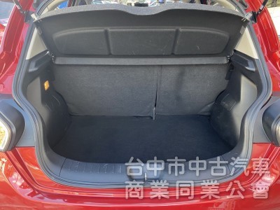 2014年 Nissan Tiida 5D Turbo 1.6 原鈑件 恆溫 I-key 導航 社會新鮮人優質的代步首選