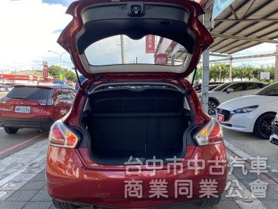 2014年 Nissan Tiida 5D Turbo 1.6 原鈑件 恆溫 I-key 導航 社會新鮮人優質的代步首選