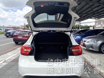 2015年式 M-Benz  A180 1.6  小鋼砲 一手女用車 渦輪引擎 電動座椅 恆溫 入手歐系五門小車最佳首選