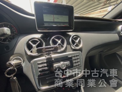 2015年式 M-Benz  A180 1.6  小鋼砲 一手女用車 渦輪引擎 電動座椅 恆溫 入手歐系五門小車最佳首選