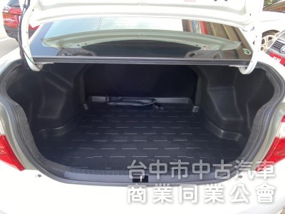 2015年 TOYOTA VIOS 1.5 省油省稅好維護 影音螢幕 倒車顯影 數位電視 都會代步小車首選