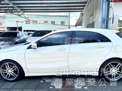 2017年 M-Benz A180 1.6 AMG LINE 總代理 原鈑件 僅跑5萬公里好開好操控 便宜入手賓士小鋼砲