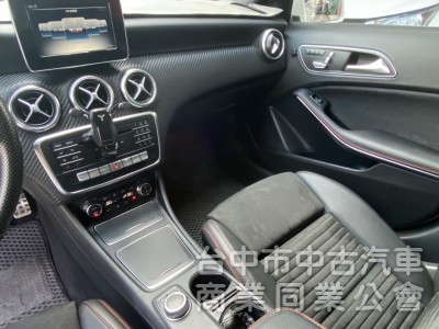 2017年 M-Benz A180 1.6 AMG LINE 總代理 原鈑件 僅跑5萬公里好開好操控 便宜入手賓士小鋼砲