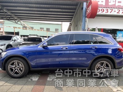 2021年式 M-BENZ GLC300 AMG 4MATIC 2.0 總代理 輕油電 僅跑5萬公里 最暢銷德系休旅車