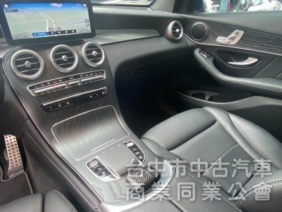 2021年式 M-BENZ GLC300 AMG 4MATIC 2.0 總代理 輕油電 僅跑5萬公里 最暢銷德系休旅車